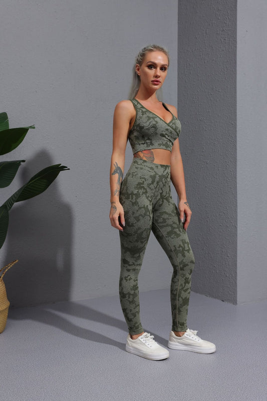 New camouflage seamless cropped pants with tiger pattern fitness pants, yoga suit, bra, and pants set